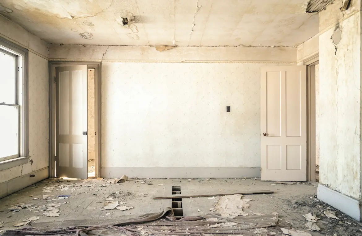 Waste disposal crew managing a cleanout project in Edmond